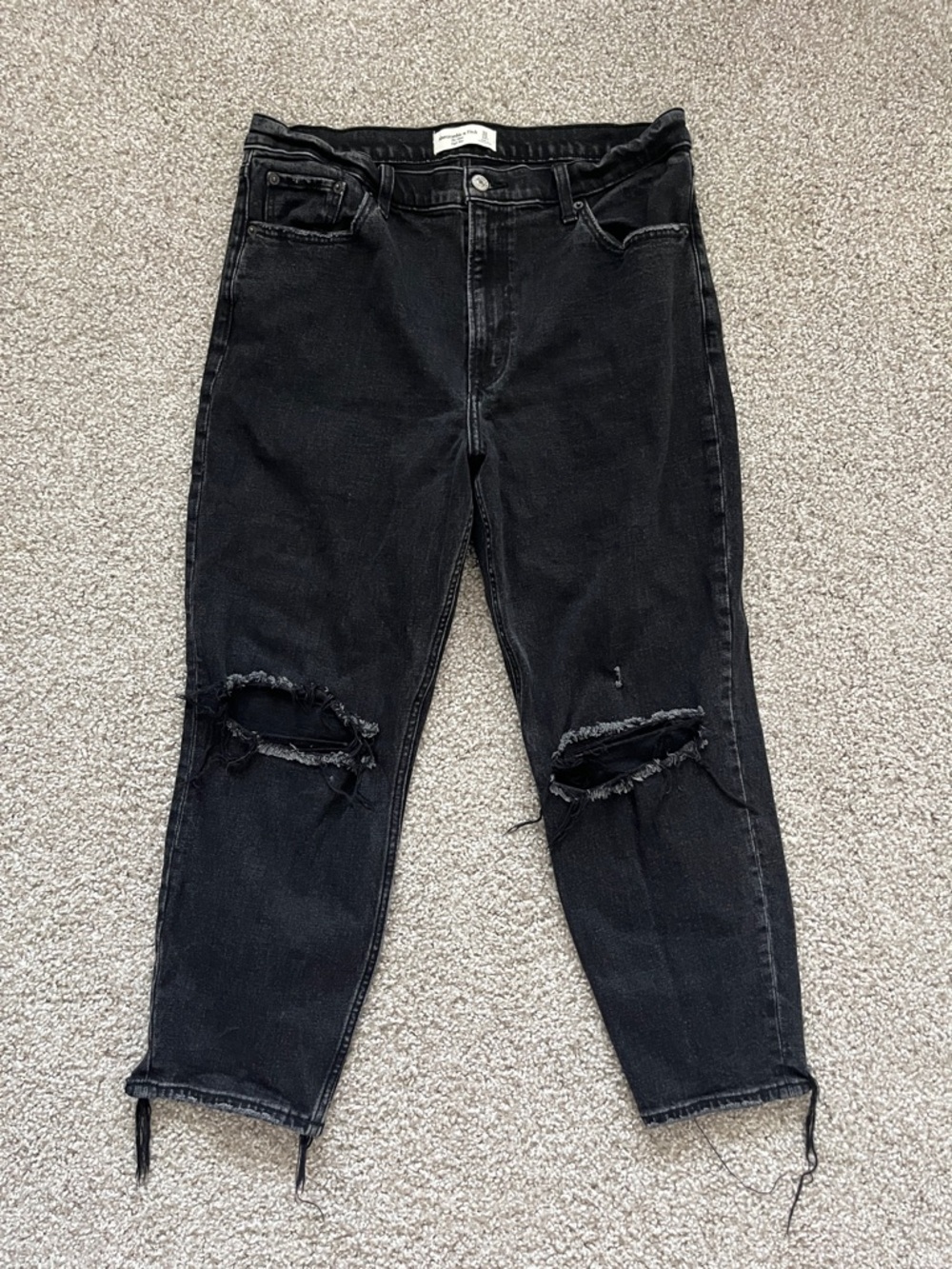 Abercrombie & Fitch Black High Rise The Mom Jeans Size 12/31 Short